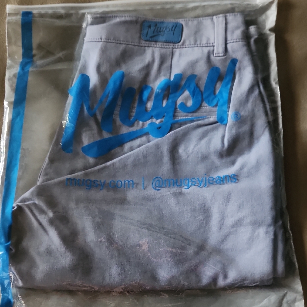 Mugsy Light Gray Shorts